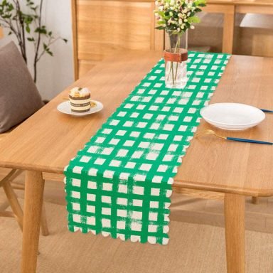 Yeşil Zeminde Geometrik Kare Motifli Dekoratif Runner