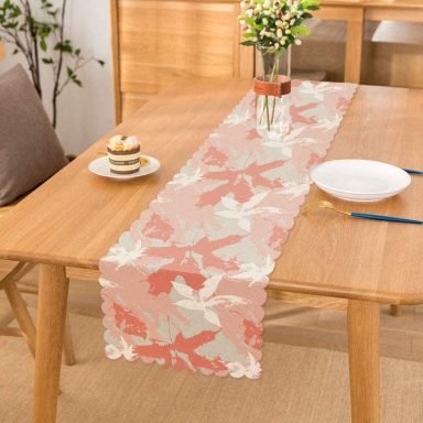 Gri Zemin Üzerinde Pembe Beyaz Yaprak Motifli Dekoratif Runner