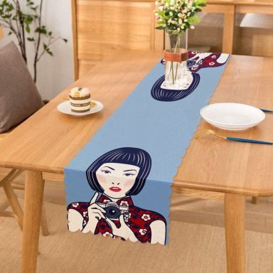 Fotoğraf Çeken Japon Kız Motifli Runner