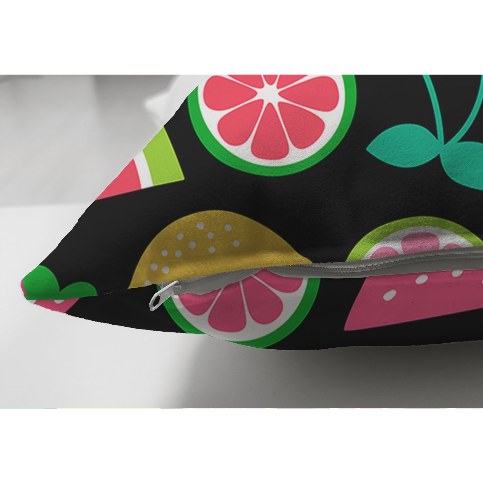 Suet-K3484-Siyah-Zeminli-Meyveler-Tasarimli-Dijital-Baskili-Modern-Suet-Yastik-Kirlent-Kilifi-2