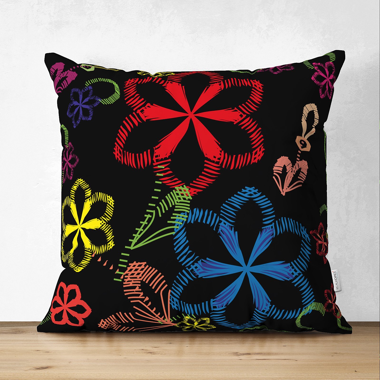 Suet-K3540-Siyah-Zeminde-Cicek-Motifli-Dijital-Baskili-Modern-Suet-Yastik-Kirlent-Kilifi