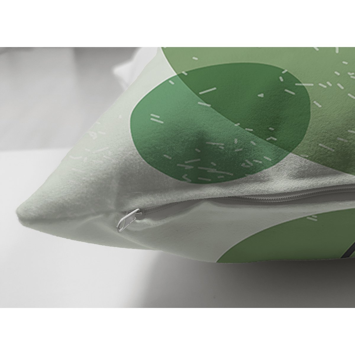 Suet-K7446-Renkli-Zeminde-Yaprak-Motifli-Dijital-Baskili-Modern-Suet-Yastik-Kirlent-Kilifi-2