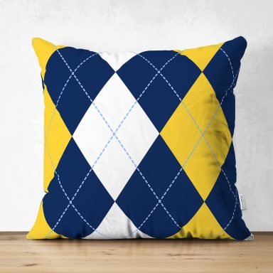 Beyaz Zemin Üzerinde Baklava Desenli Dijital Baskılı Modern Süet Yastık Kırlent Kılıfı