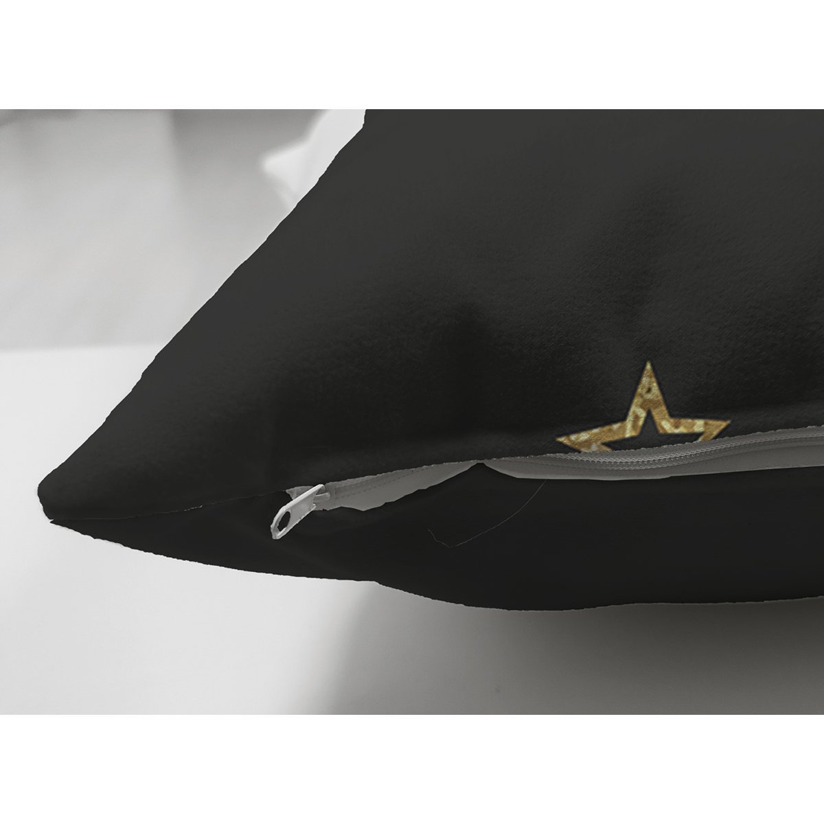 Suet-K7841-Siyah-Zemin-Uzerinde-Gold-Yildiz-Detayli-Abajur-Dijital-Baskili-Modern-Suet-Yastik-Kirlent-Kilifi-2