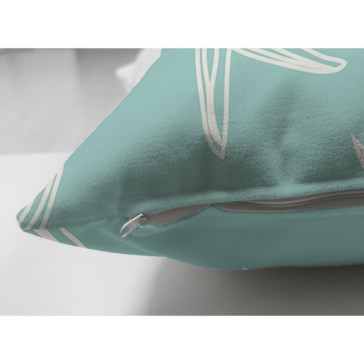 Suet-K8086-Renkli-Zemin-Uzerinde-Deniz-Yildizi-Desenli-Dijital-Baskili-Modern-Suet-Yastik-Kirlent-Kilifi-2