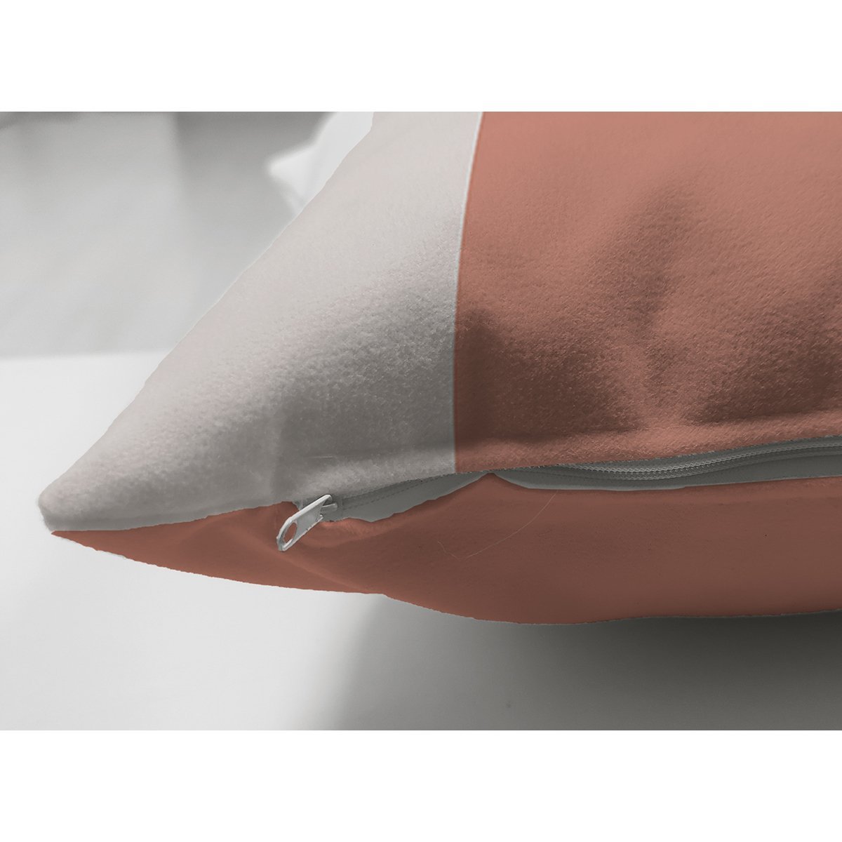 Suet-K8118-Pastel-Zemin-Uzerinde-Yaprak-Desenli-Dijital-Baskili-Modern-Suet-Yastik-Kirlent-Kilifi-2