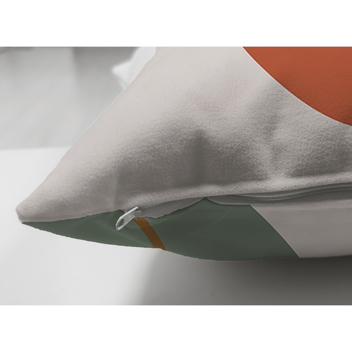 Suet-K8119-Pastel-Zemin-Uzerinde-Yaprak-Desenli-Dijital-Baskili-Modern-Suet-Yastik-Kirlent-Kilifi-2