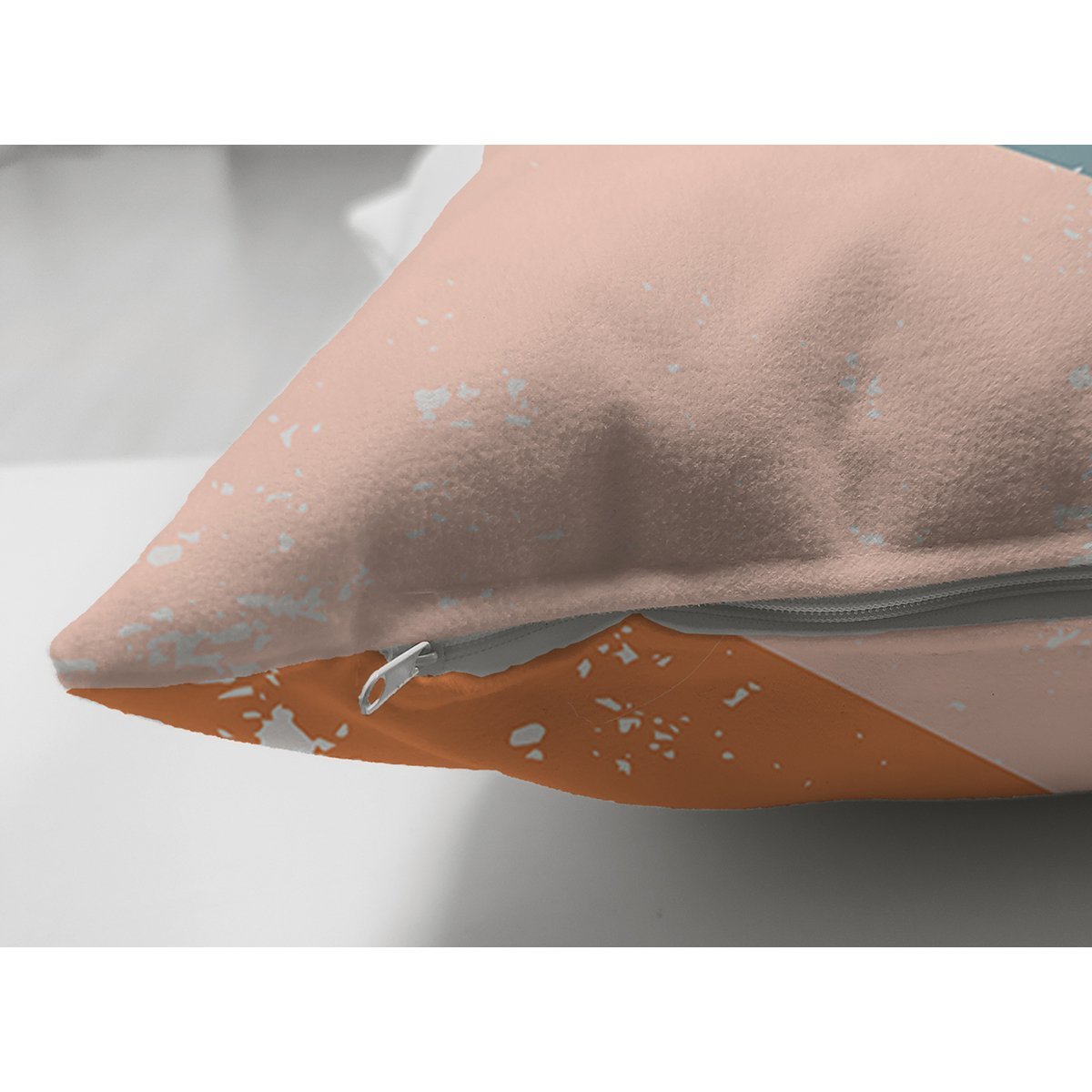 Suet-K8152-Pastel-Zemin-Uzerinde-Ay-Desenli-Dijital-Baskili-Modern-Suet-Yastik-Kirlent-Kilifi-2