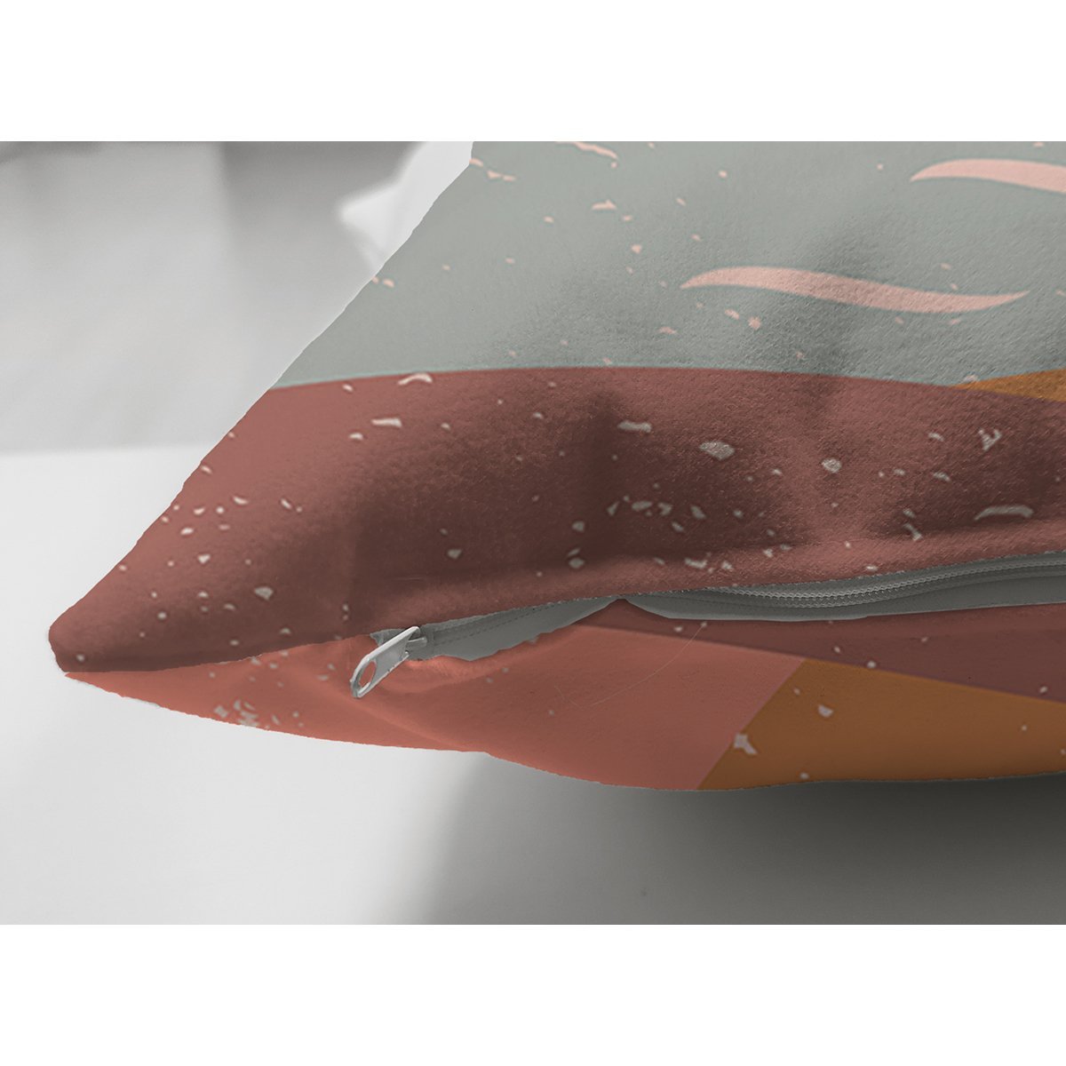 Suet-K8155-Pastel-Zemin-Uzerinde-Gunes-Desenli-Dijital-Baskili-Modern-Suet-Yastik-Kirlent-Kilifi-2