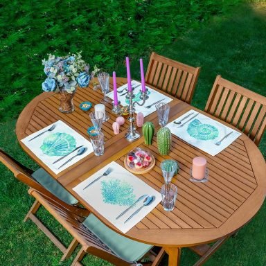 4'lü Beyaz Zemin Üzerinde Renkli Deniz Kabuğu Desenli Amerikan Servis Seti