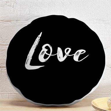 Siyah Zeminde Love Yazılı Modern Yuvarlak Yastık Kırlent Kılıfı