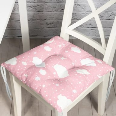 Pembe Zeminde Beyaz Bulutlar Dijital Baskılı Özel Tasarım Modern Pofidik Sandalye Minderi
