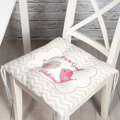Gri Zigzag Temalı Kuş Motifli Pofidik Kare Sandalye Minderi