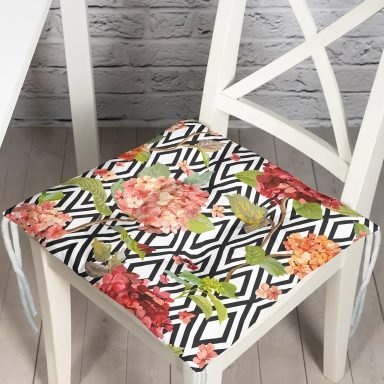 Zigzag Elmas Desenli Zambak Motifli Pofidik Kare Sandalye Minderi