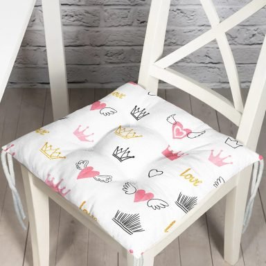 Kanatlı Kalp Desenli Love Motifli Pofidik Sandalye Minderi