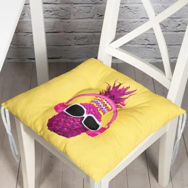 Sarı Zeminde Pembe Ananas Modern Tasarımlı Pofidik Sandalye Minderi