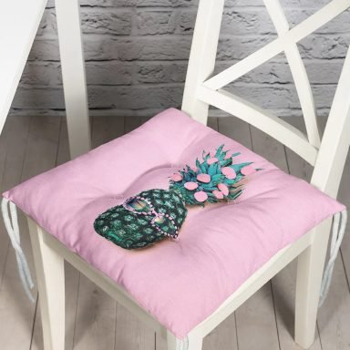 Pembe Zeminde 3D Ananas Temalı Modern Pofidik Sandalye Minderi