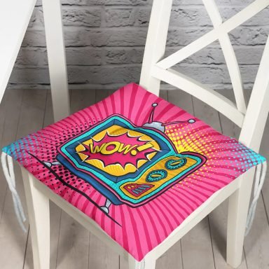 Pop Art Wow TV Desenli Pofidik Kare Sandalye Minderi