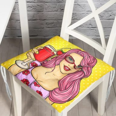 Sarı Zeminli Popart Girl Desenli Pofidik Kare Sandalye Minderi
