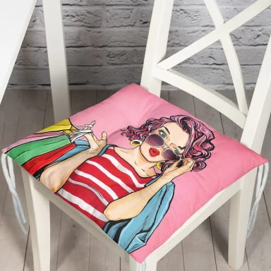 Pembe Zeminli Popart Desenli Pofidik Kare Sandalye Minderi