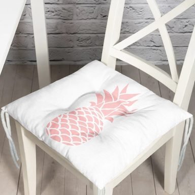 Beyaz Zeminde Pembe Ananas Tasarımlı Dijital Baskılı Pofidik Sandalye Minderi