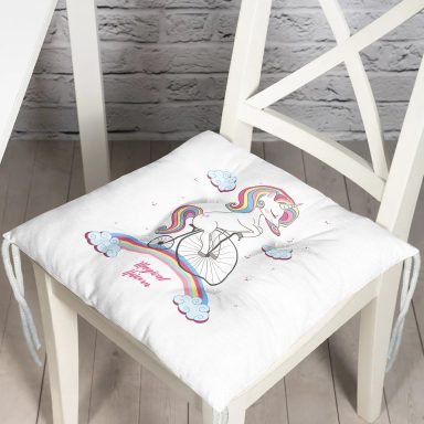 Beyaz Zeminde Bisiklet ve Unicorn Tasarımlı Çocuk Odası Pofidik Sandalye Minderi