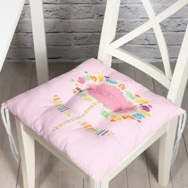 Pembe Zeminde Baby Shower Tasarımlı Çocuk Odası Pofidik Sandalye Minderi