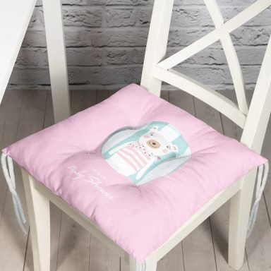 Pembe Zeminde Welcome Baby Shower Temalı Sevimli Ayıcık Modern Pofidik Sandalye Minderi