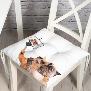 Selfie Çekinen Köpekli Kedi Modern Pofidik Sandalye Minderi