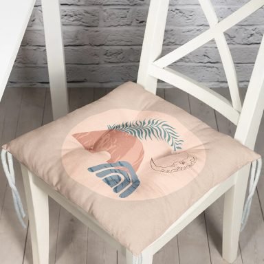 Pastel Zemin Üzerinde Geometrik Desenli Dijital Baskılı Modern Pofidik Sandalye Minderi
