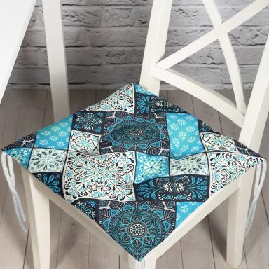 Renkli Zemin Üzerinde Geometrik Desenli Dijital Baskılı Modern Pofidik Sandalye Minderi