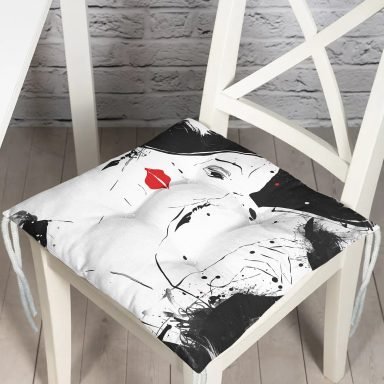 Kırmızı Rujlu Siyah Beyaz Fashion Girl Motifli Pofidik Sandalye Minderi