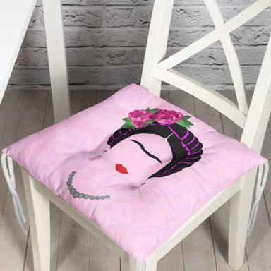Pembe Zeminde Kahlo Frida Baskılı Pofidik Sandalye Minderi