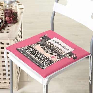 Pembe Zemin Daktilo Tasarımlı Dijital Baskılı Modern Fermuarlı Sandalye Minderi