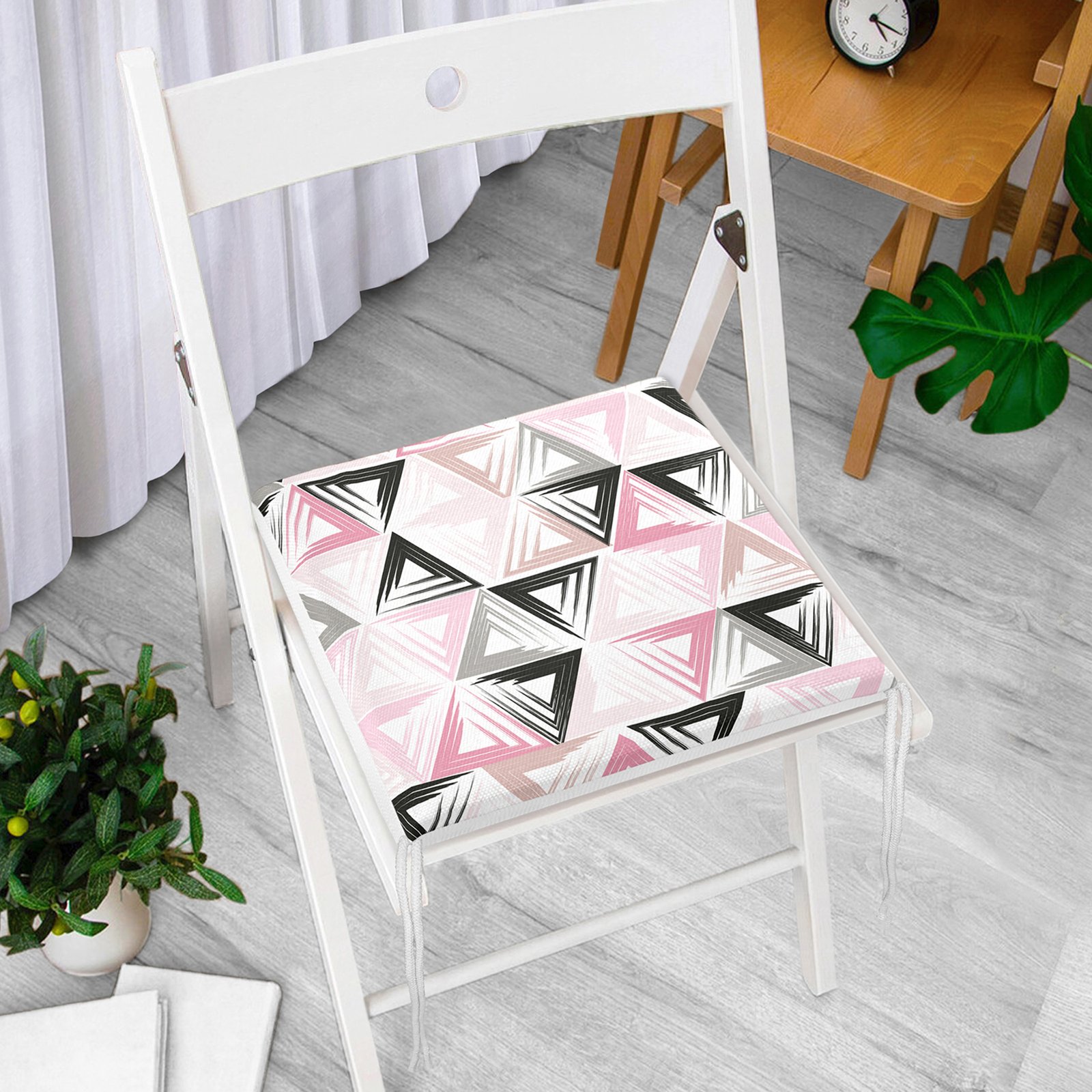 Frm-2050-Renkli-Ucgen-Motifler-Dijital-Baskili-Fermuarli-Sandalye-Minderi-Gorsel-2