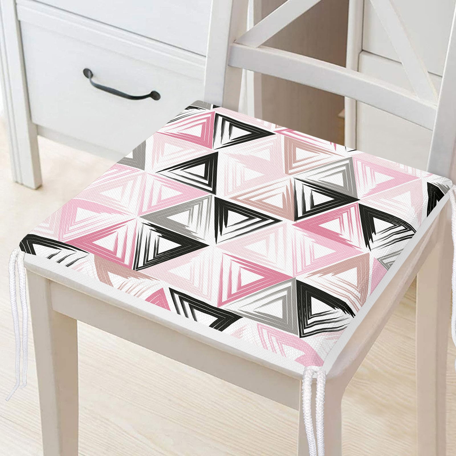 Frm-2050-Renkli-Ucgen-Motifler-Dijital-Baskili-Fermuarli-Sandalye-Minderi-Gorsel