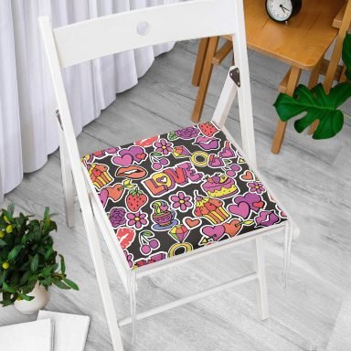 Siyah Zeminde Love Özel Tasarımlı Dijital Baskılı Modern Fermuarlı Sandalye Minderi