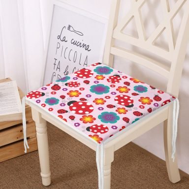 Realhomes Pembe Zeminde Uğurböceği Dijital Baskılı Modern Sandalye Minderi