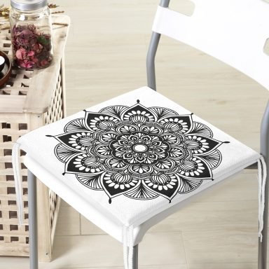 Beyaz Zeminde Çiçek Mandala Desenli Fermuarlı Sandalye Minderi