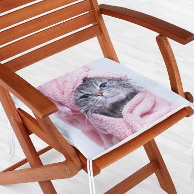 Havluyla Sarılmış Kedicik Desenli Modern Fermuarlı Sandalye Minderi