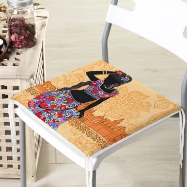 Etnik Desen Zeminli Siyahi Kadın Motifli Dekoratif Fermuarlı Sandalye Minderi