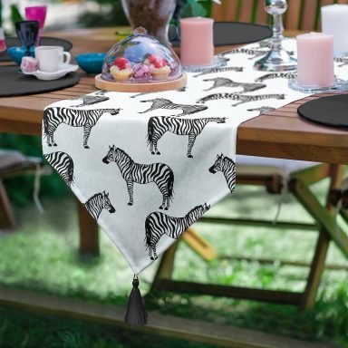 Zebra Tasarımlı Dijital Baskılı Püsküllü Şönil Üçgen Runner