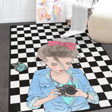 Şirin Kız Figürü ve Kare Desenli Çocuk Halısı - Makinede Yıkanabilir Kaymaz Taban