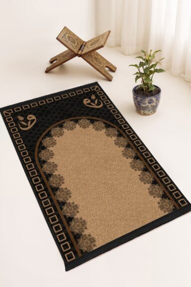 Siyah Bej Etnik Çiçek Motifli Dijital Baskılı Kaymaz Tabanlı Namazlık Seccade