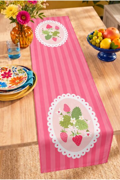 Çilek ve Çiçek Desenli Oval Motifli Dijital Baskılı Dekoratif Masa Runnerı Mutfak Kullanımı 40x140cm