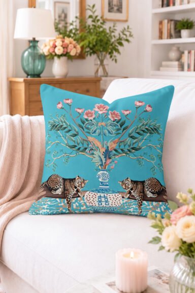 Leopar Figürlü Vazo ve Çiçek Desenli Turkuaz Kırlent Kılıfı - Modern Dekoratif Yastık Kılıfı