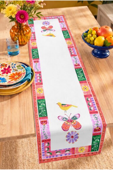 Çiçekli Kuş ve Kelebek Figürlü Patchwork Desenli Dijital Baskılı Runner Yemek Masası Dekorasyonu 40x