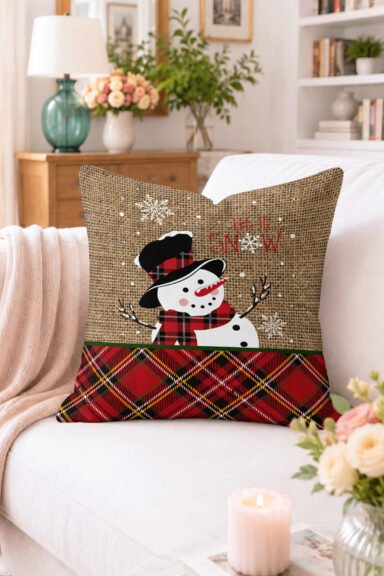 Kardan Adam ve Let It Snow Yazılı Kırlent Kılıfı - Retro Dekoratif Yastık Kılıfı