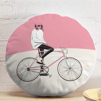 Pembe Krem Zemin Bisikletli Adam Motifli Yuvarlak Yastık Kırlent Kılıfı